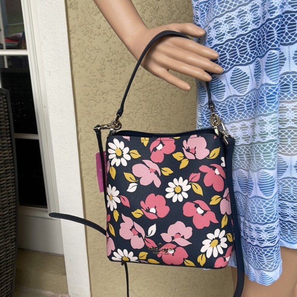 Kate Spade Darcy Small Bucket Bag Road Trip Floral Blue Multi - Picture 14 of 16